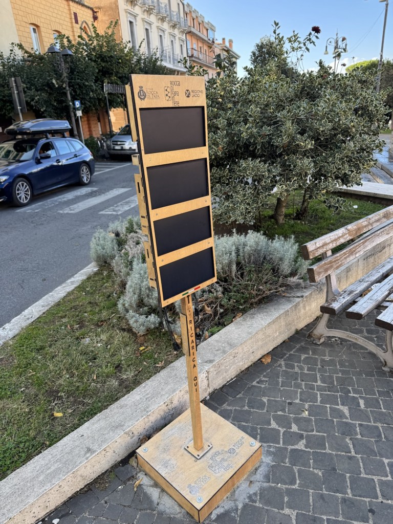 Colonnina ENERGY2GO in piazza a Rocca di Papa
